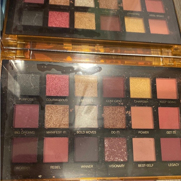 Eyeshadow pallet bundle - Picture 4 of 6